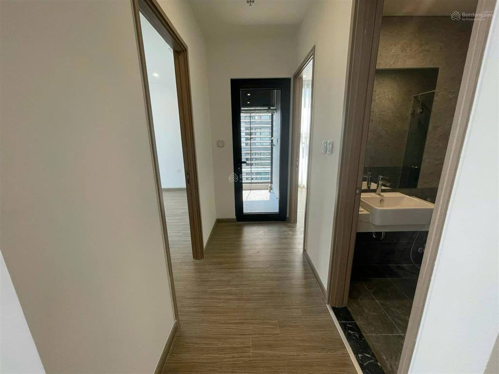 Hiếm! bán căn góc 2pn, 68m² toà p3 ban công đb  đn cực mát  nhà nguyên bản dễ decor  giá 4.6 tỷ