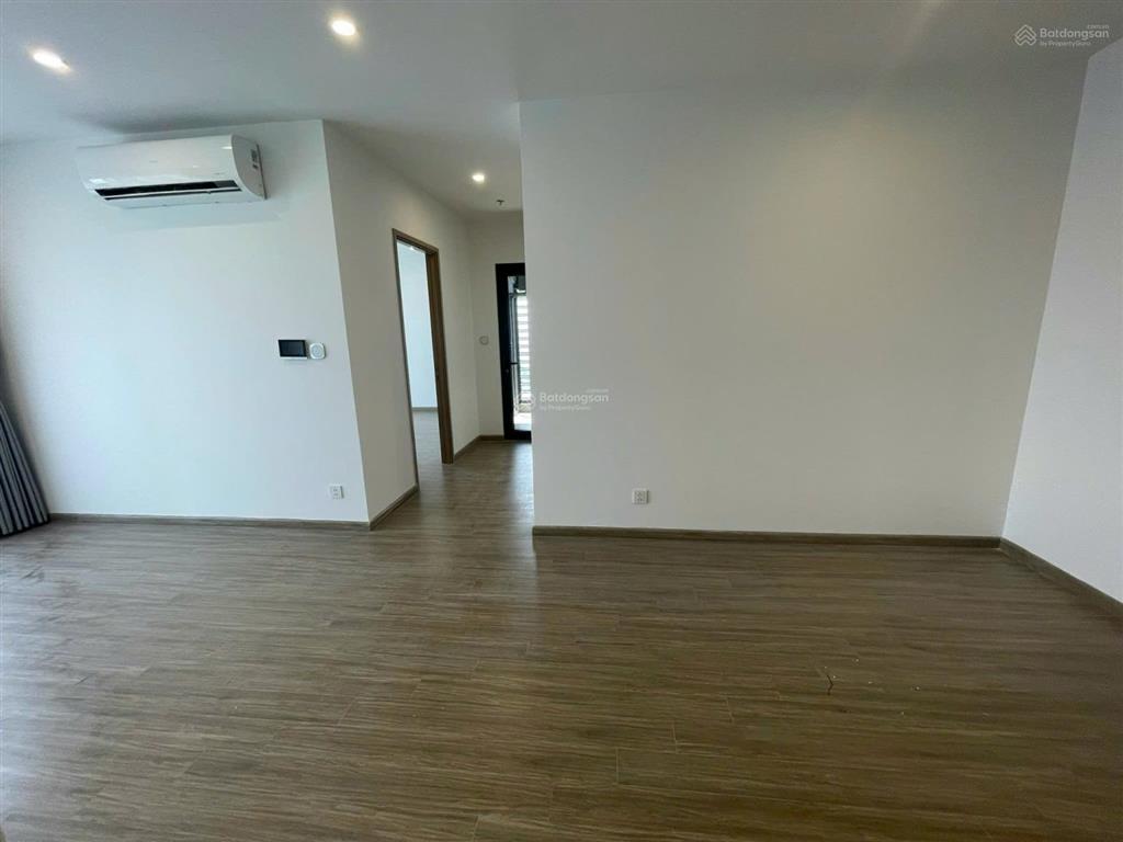 Hiếm! bán căn góc 2pn, 68m² toà p3 ban công đb  đn cực mát  nhà nguyên bản dễ decor  giá 4.6 tỷ