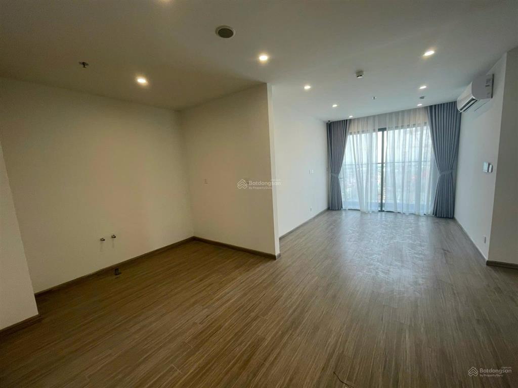 Hiếm! bán căn góc 2pn, 68m² toà p3 ban công đb  đn cực mát  nhà nguyên bản dễ decor  giá 4.6 tỷ