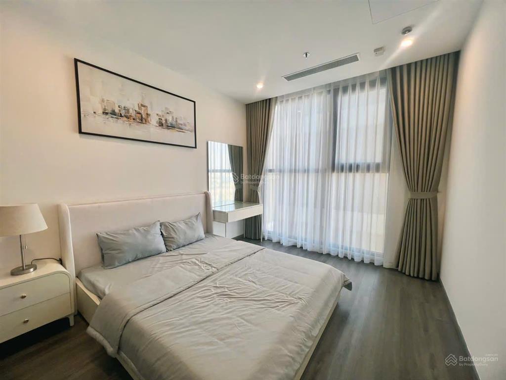 Siêu rẻ! chỉ 3,18tỷ bán gấp căn 1n 41m2 r1.05  tầng trung hướng đb sẵn hợp đồng thuê 7.9tr/tháng