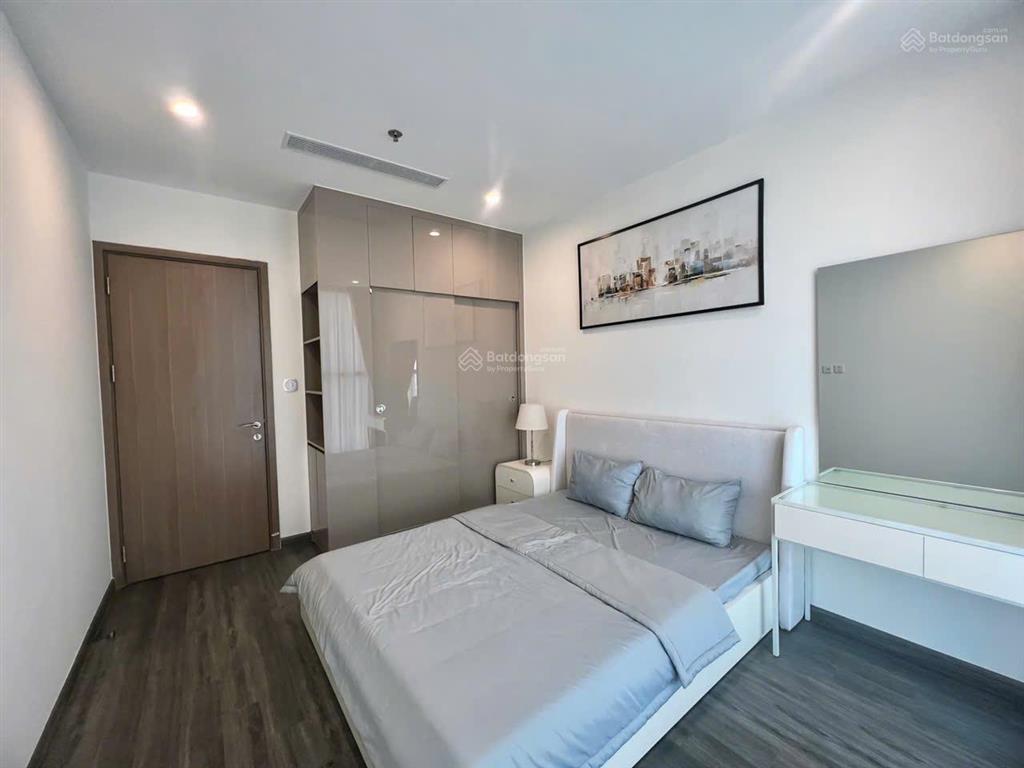 Siêu rẻ! chỉ 3,18tỷ bán gấp căn 1n 41m2 r1.05  tầng trung hướng đb sẵn hợp đồng thuê 7.9tr/tháng