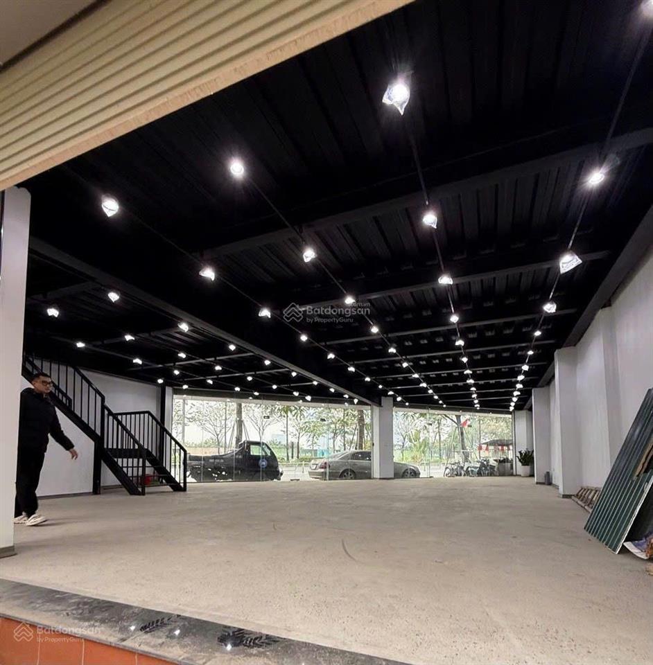 Anh họ nhờ bán nhà mặt phố vũ tông phan 145m2 sổ đỏ, mặt tiền 6m giá rẻ 57 tỷ