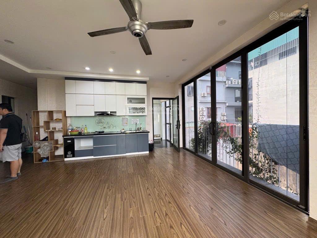 Anh họ nhờ bán nhà mặt phố vũ tông phan 145m2 sổ đỏ, mặt tiền 6m giá rẻ 57 tỷ