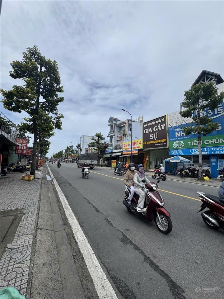 Bán nhà 5 tầng mặt tiền đường kinh doanh sầm uât lê thị hà ngang 5.5m x30 chỉ 18.5 tỷ xã hóc môn