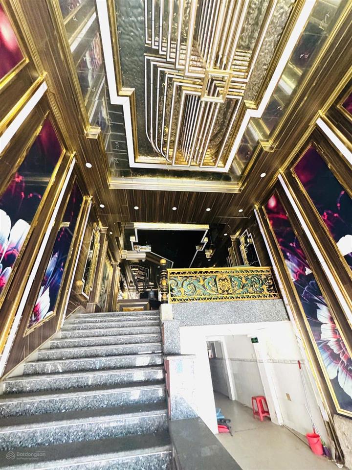 Bán nhà 5 tầng mặt tiền đường kinh doanh sầm uât lê thị hà ngang 5.5m x30 chỉ 18.5 tỷ xã hóc môn