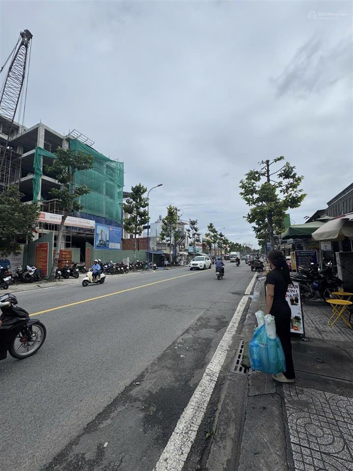 Bán nhà 5 tầng mặt tiền đường kinh doanh sầm uât lê thị hà ngang 5.5m x30 chỉ 18.5 tỷ xã hóc môn