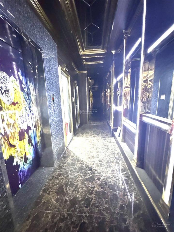 Bán nhà 5 tầng mặt tiền đường kinh doanh sầm uât lê thị hà ngang 5.5m x30 chỉ 18.5 tỷ xã hóc môn