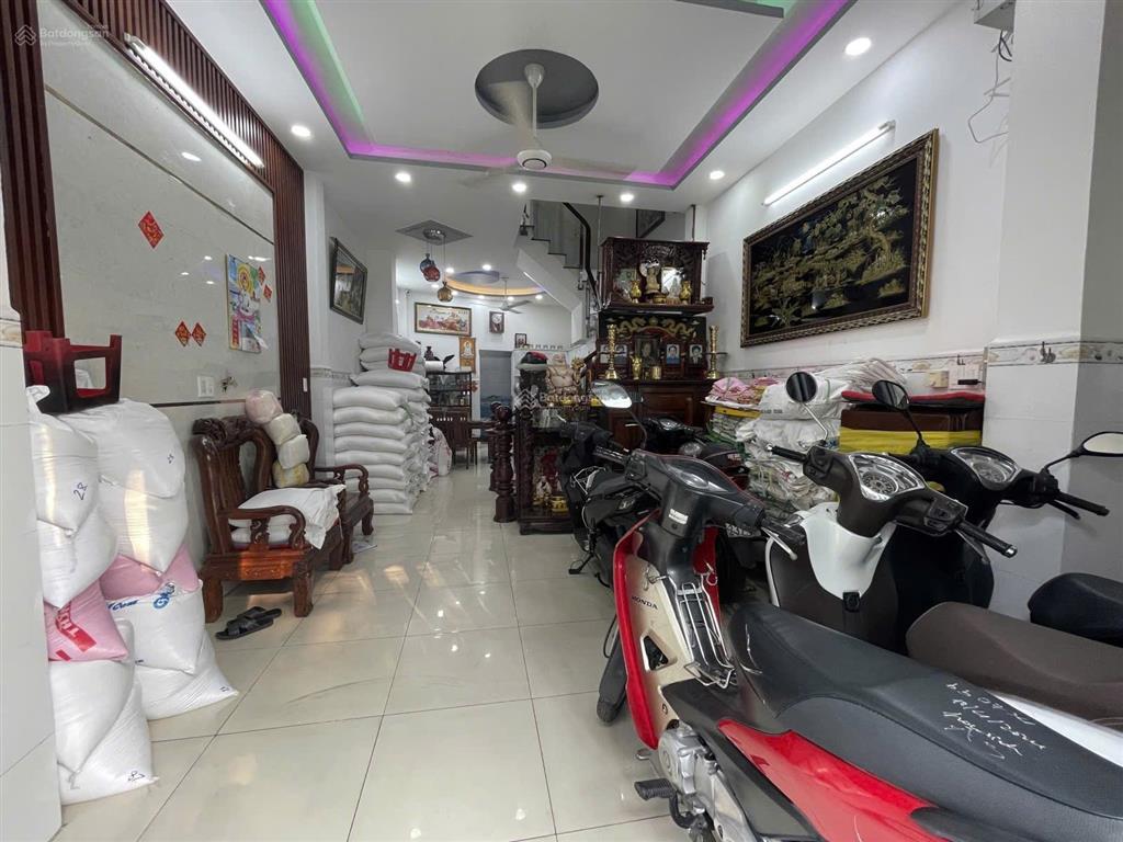 Bán nhà 2 tầng mới ở ngay ngang hơn 6m nguyễn thị sóc bà diểm hóc môn chỉ hơn 4ty chút thôi