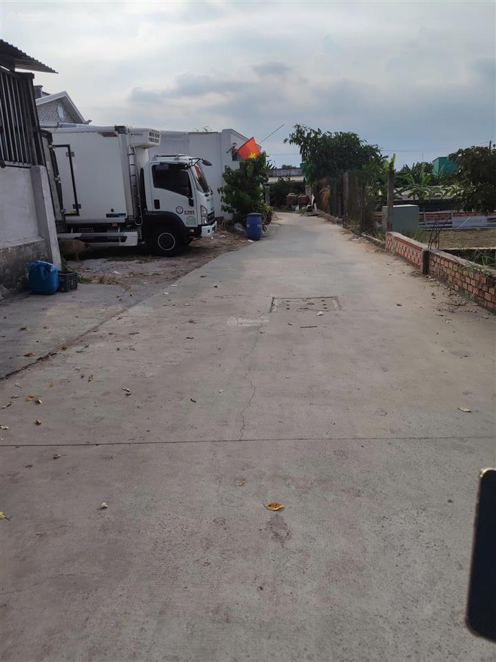 Bán nhà cấp 4 hẻm xe tải thông hơn 100m2 ngang 5m chỉ 2.65 ty tân thơi nhi hóc môn