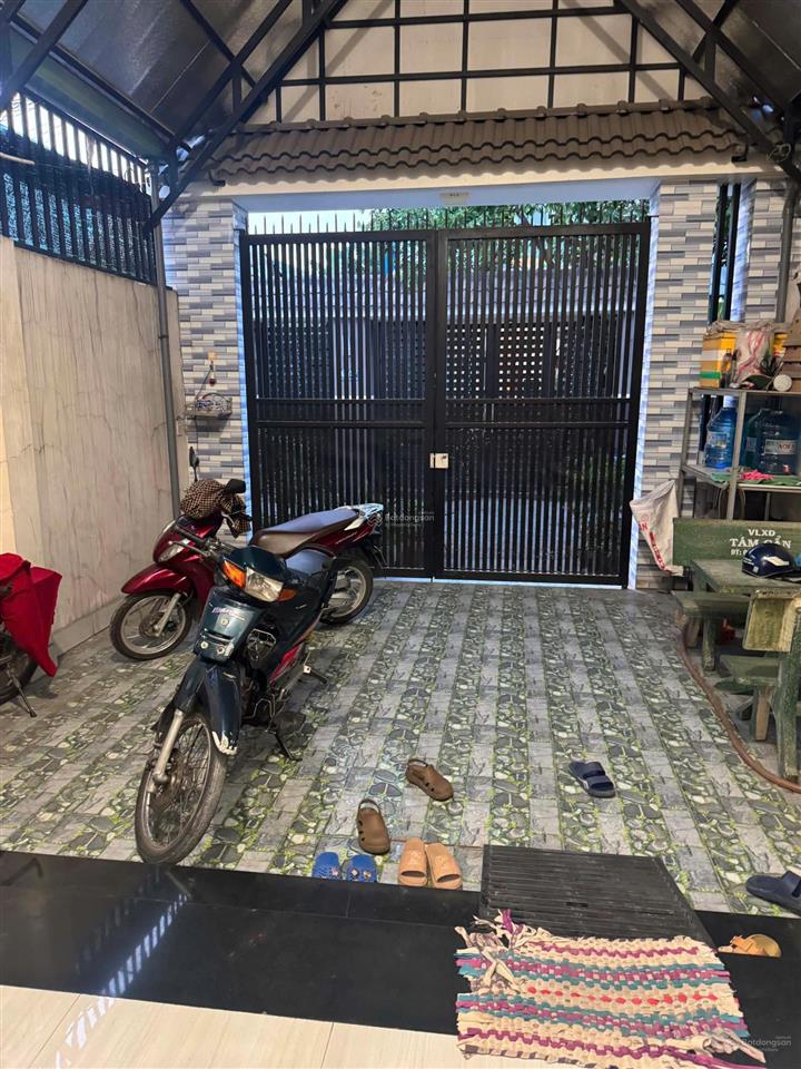 Bán nhà mới ở ngay 2 tầng ngang 5mgần 100m2 công nhân hxh thông tân hiệp hóc môn chỉ 3.8 tỷ tl