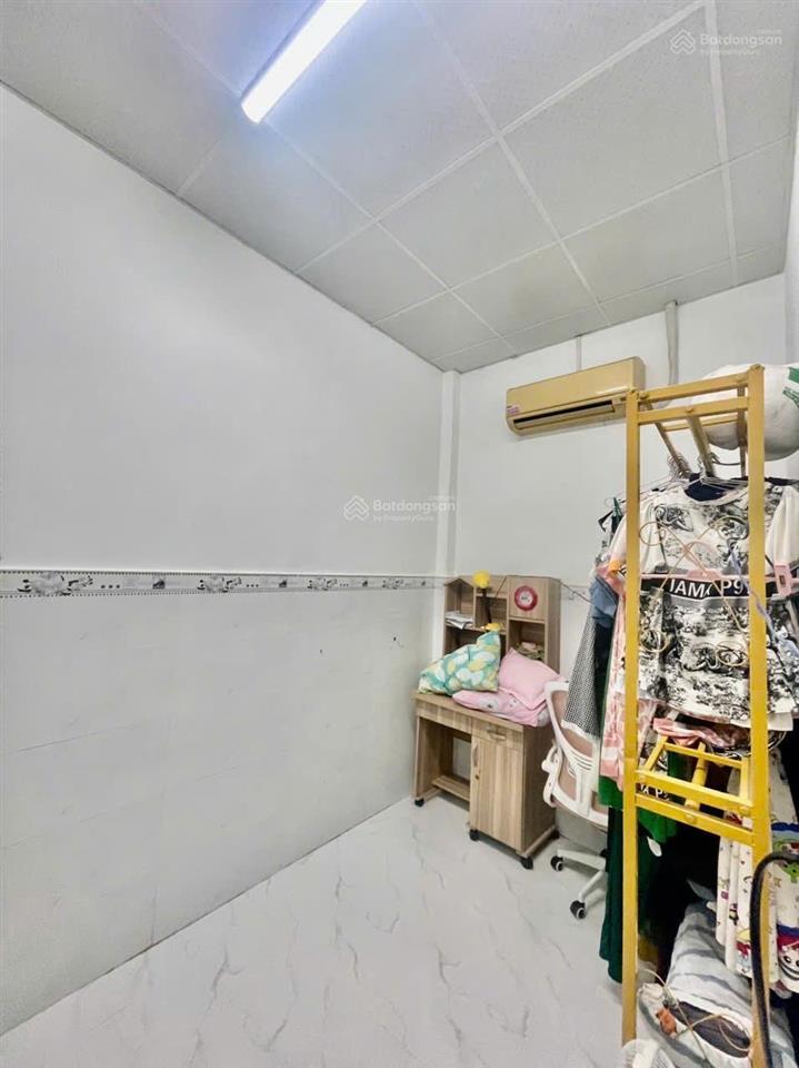 Bán nhà cấp 4 mới đẹp ở ngay vài bước chân ra chợ hóc môn shr khu dân cư chỉ 2.7 ty tl