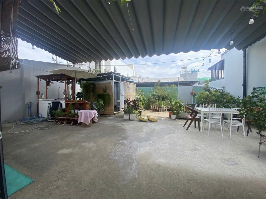 Bán nhà mt lê lợi kinh doanh sầm uất nở hậu 10m tài lộc  hơn 200m2 thị trấn hóc môn chỉ 9,8 tỷ tl