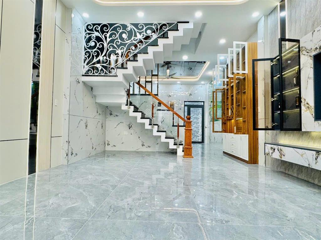 Bán nhà 4 tầng hxh nhà mới ở ngay ngang 5m*15m lê văn khương chỉ nhỉnh 5 tỷ quận 12