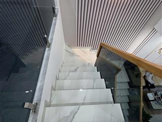 Bán nhà mới 2 tầng hẻm xe hơi sát mặt tiền đường xuân thới thượng 17 bà điểm hóc môn chỉ 4,x tỷ
