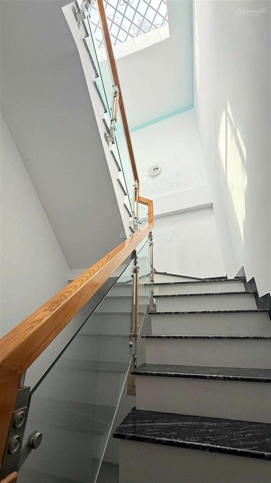 Bán nhà 3 tầng hẻm xe btct nhà mới ở ngay huỳnh thị hai tân chánh hiệp quận 12 chỉ nhỉnh 4 tỷ