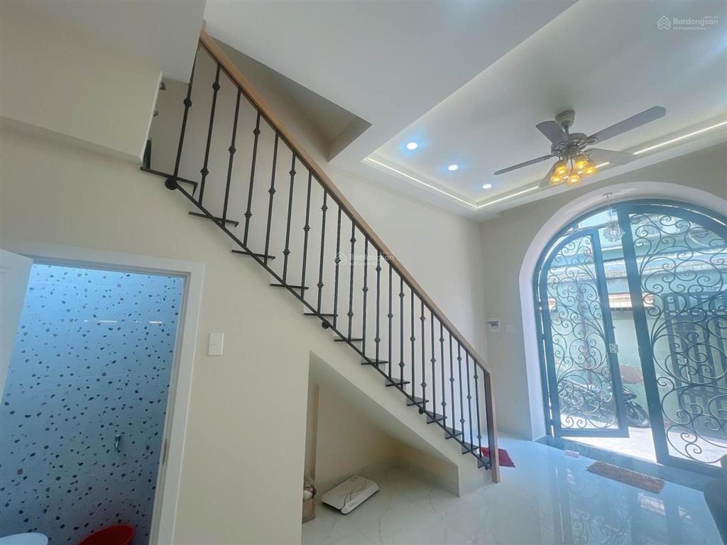 Bán nr 4pn 4wc giá cực chất 9,5 tỷ tại quốc lộ 13, 50m2
