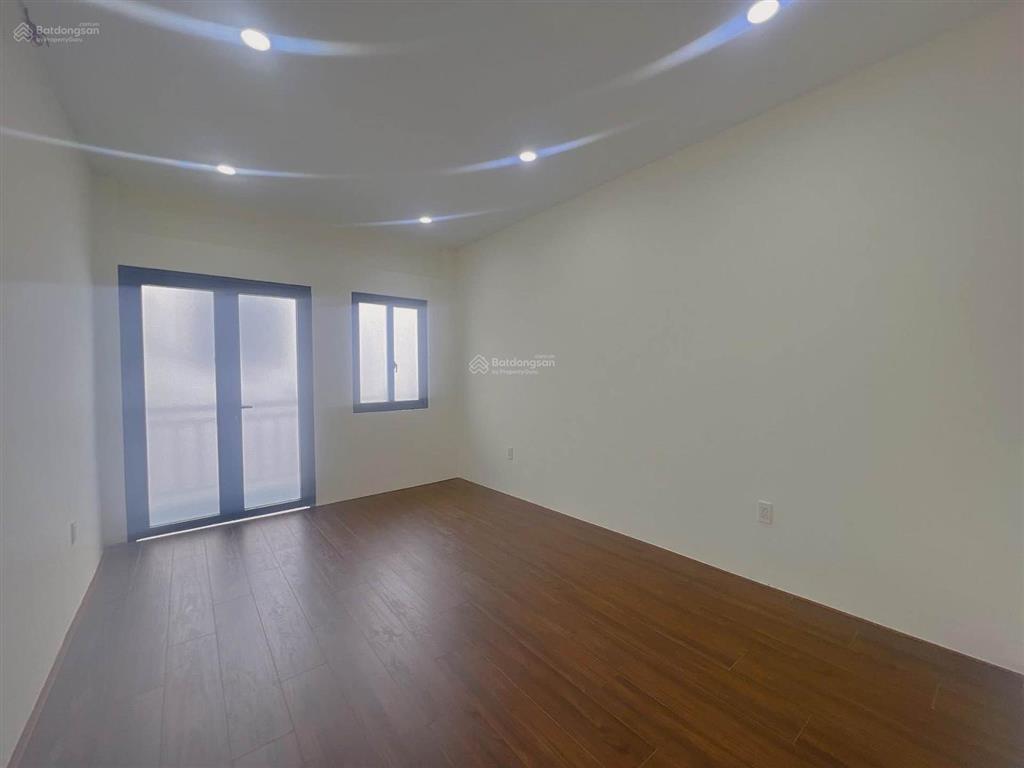 Bán nhà riêng tại đường số 10, 2,5 tỷ, 24m2, 1pn, 2wc