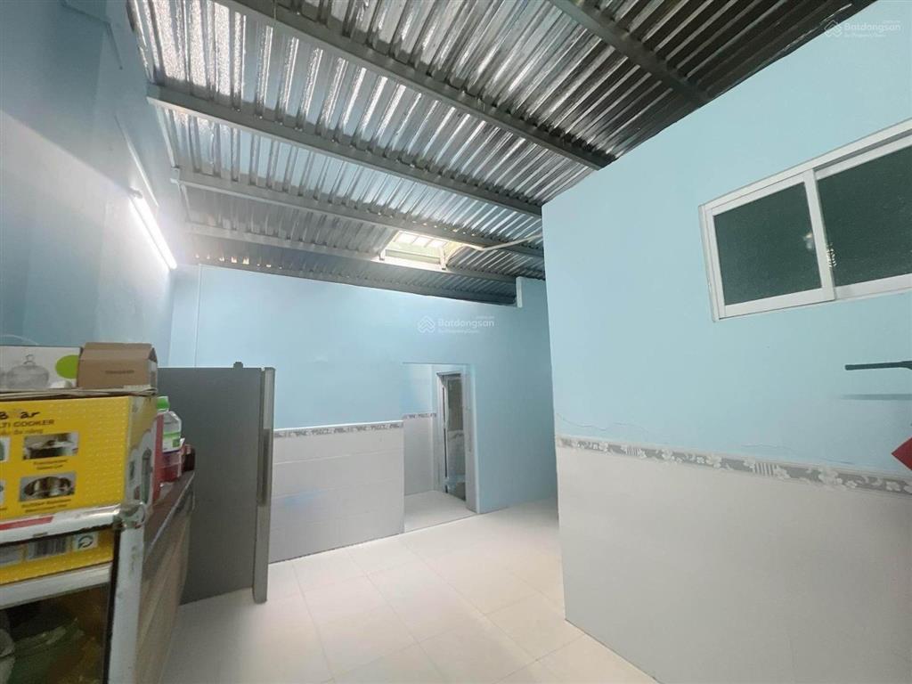 Bán gấp nhà riêng 102m2 tại quốc lộ 13, 9 tỷ, 2pn, 2wc, pháp lý đầy đủ, hướng tây bắc