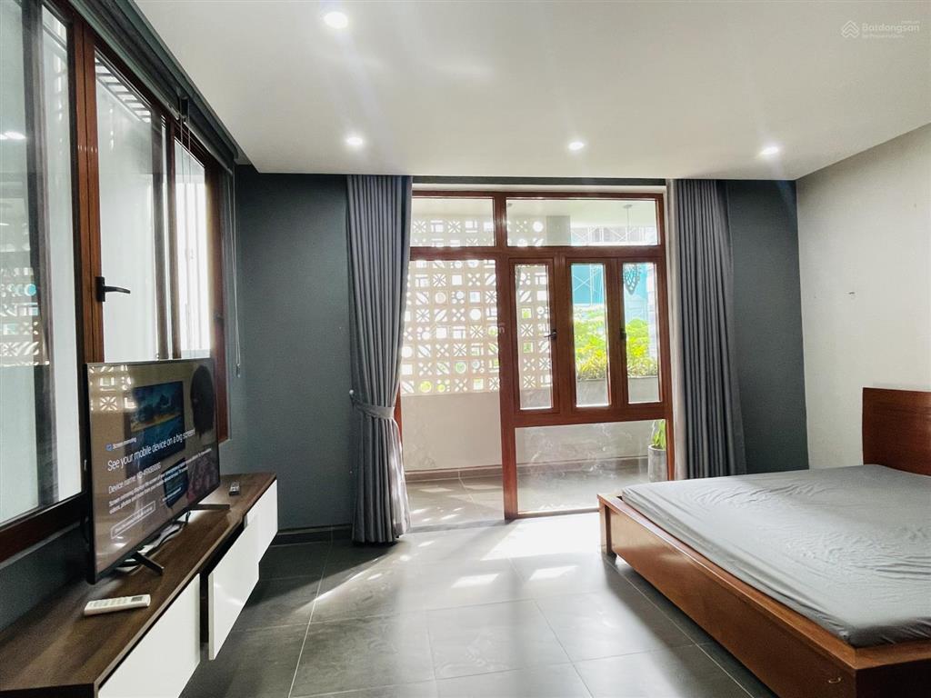 Căn hộ 60m tại trần quý kiên, vừa hoàn thiện, phòng sáng thoáng, đầy đủ nội thất.