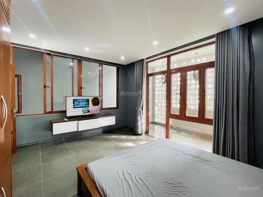 Căn hộ 60m tại trần quý kiên, vừa hoàn thiện, phòng sáng thoáng, đầy đủ nội thất.