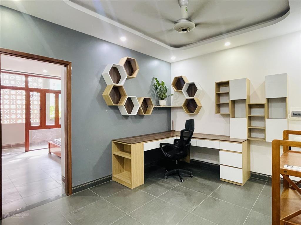 Căn hộ 60m tại trần quý kiên, vừa hoàn thiện, phòng sáng thoáng, đầy đủ nội thất.