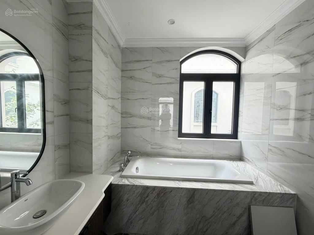 Bán liền kề xẻ khe vinhomes ocean park 2, 15 tỷ, 77m², view đẹp, giá tốt