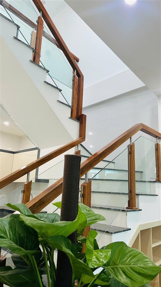 Bán nhà riêng tại phường vinh phú, hướng đông tứ trạch rộng 80 m2, nhà đầy đủ nội thất, giá 3 tỷ