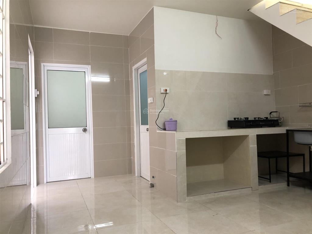 Bán nhà chính chủ dt 154,3m2 cách bv đồng nai 300m