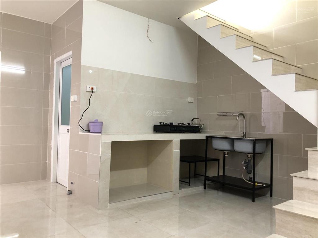 Bán nhà chính chủ dt 154,3m2 cách bv đồng nai 300m