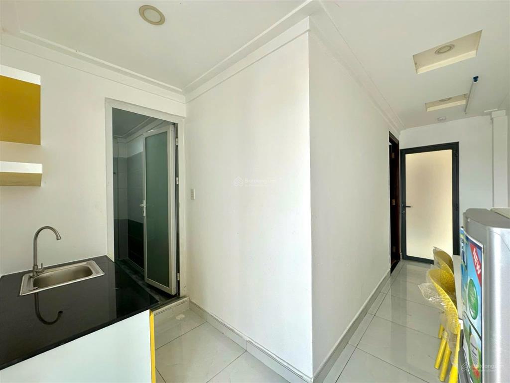 Vừa trống 2pn cần cho thuê ngay trung tâm phú nhuận, được trang bị đầy đủ tiện nghi vào ở ngay