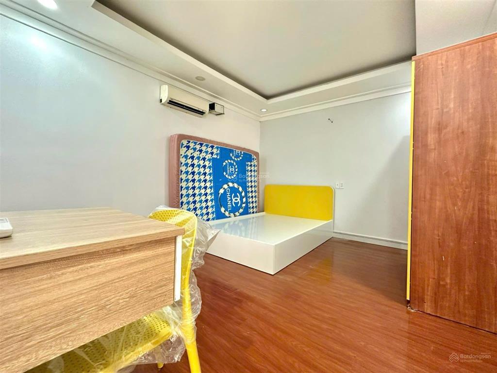 Vừa trống 2pn cần cho thuê ngay trung tâm phú nhuận, được trang bị đầy đủ tiện nghi vào ở ngay