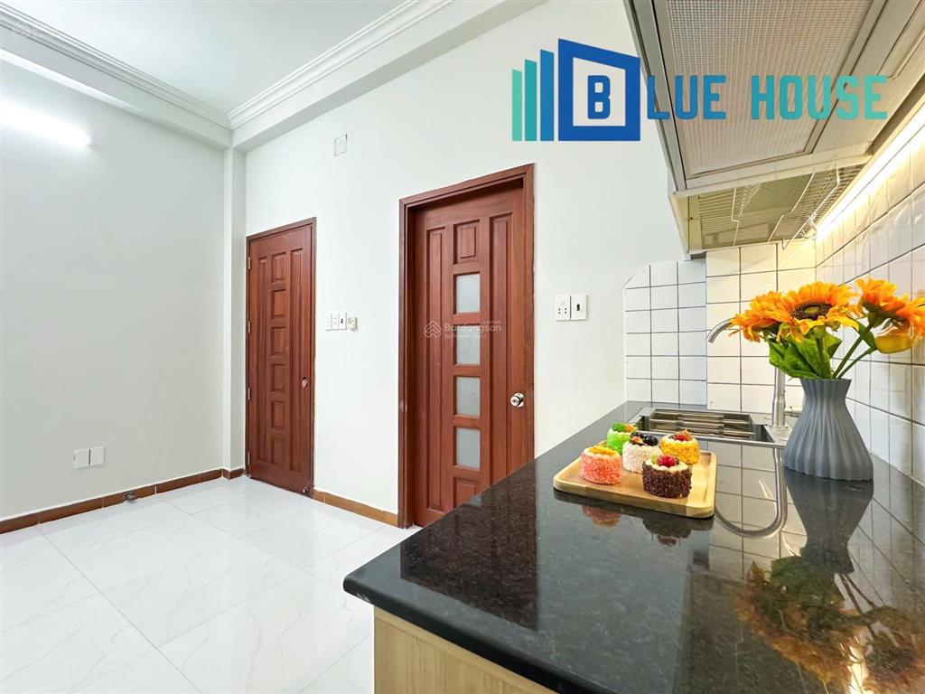 1 phòng ngủ đầy đủ công năng, nằm ngay công viên gia định, cách sân bay chỉ 5' đi xe