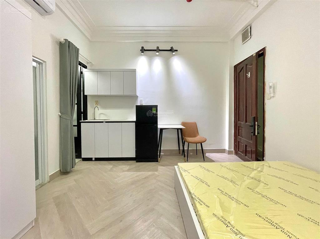 Cho thuê studio ban công sát bên trường cao đẳng kinh tế đối ngoại, full nội thất, sạch sẽ