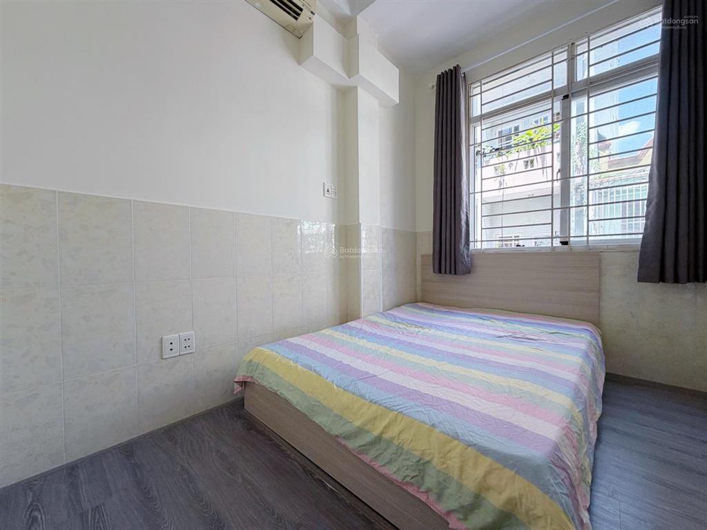 Trống sẵn 2 phòng ngủ đầy đủ tiện nghi, thang máy di chuyển gần sân bay tân sơn nhất