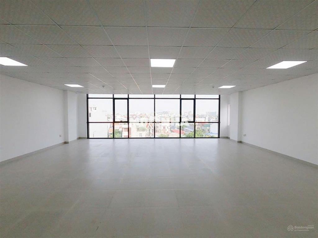 Cho thuê nhà mặt đường lê hồng phong vị trí siêu đẹp, mặt tiền 17m, dt 600m2, nhà 1 tầng còn đẹp