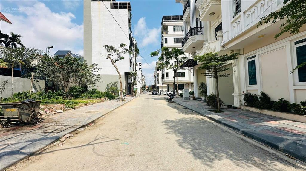 Bán đất thổ cư mặt đường bùi thị tự nhiên, dt 645m2, ngang 16.8m vuông đét, bđcc không quy hoạch