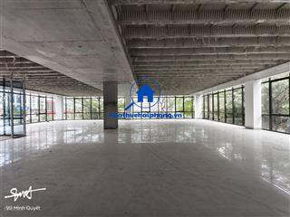 Cho thuê lẻ hoặc cả toà nhà lô góc 3 mặt tiền đường lê hồng phong vị trí cực đắc địa, dt 600m2/sàn