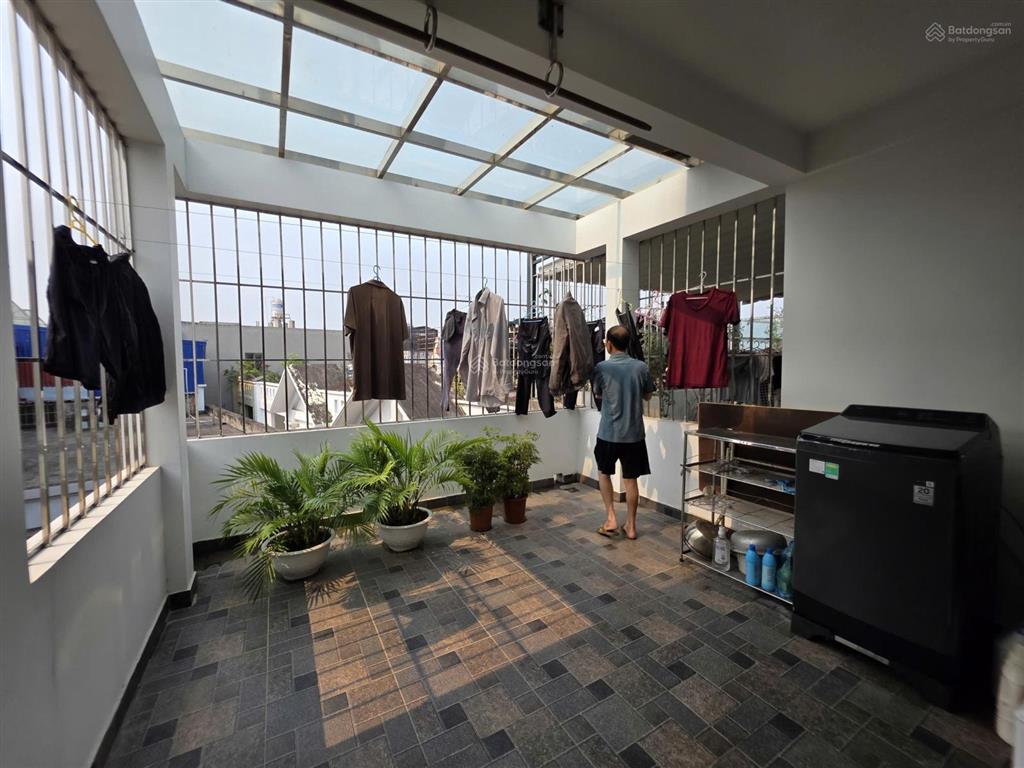 Bán nhà 4 tầng độc lập gần hồ phương lưu, lộc vừng đỏ, dt 70m2, ngang 4m, ngõ cực nông oto đỗ cửa