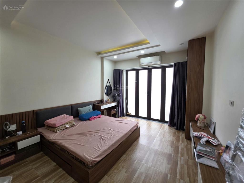 Bán nhà 4 tầng độc lập gần hồ phương lưu, lộc vừng đỏ, dt 70m², ngang 4m, ngõ cực nông ô tô đỗ cửa