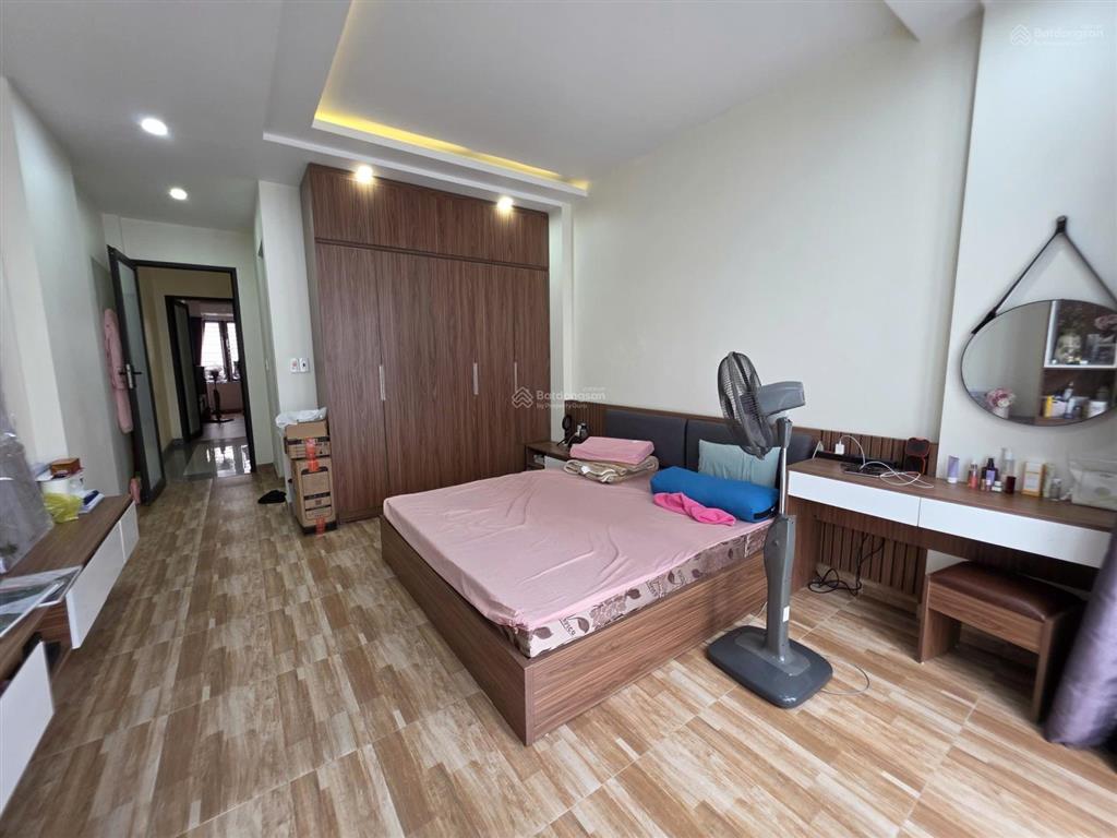 Bán nhà 4 tầng độc lập gần hồ phương lưu, lộc vừng đỏ, dt 70m², ngang 4m, ngõ cực nông ô tô đỗ cửa