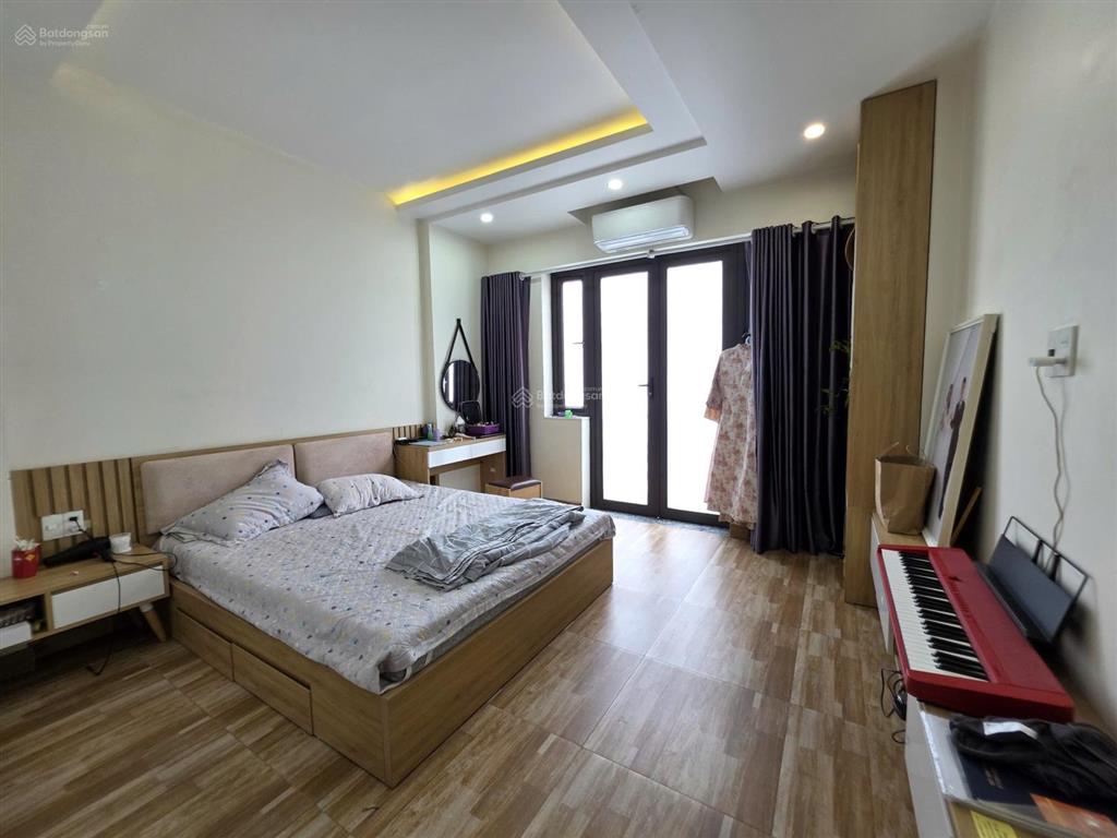 Bán nhà 4 tầng độc lập gần hồ phương lưu, lộc vừng đỏ, dt 70m², ngang 4m, ngõ cực nông ô tô đỗ cửa
