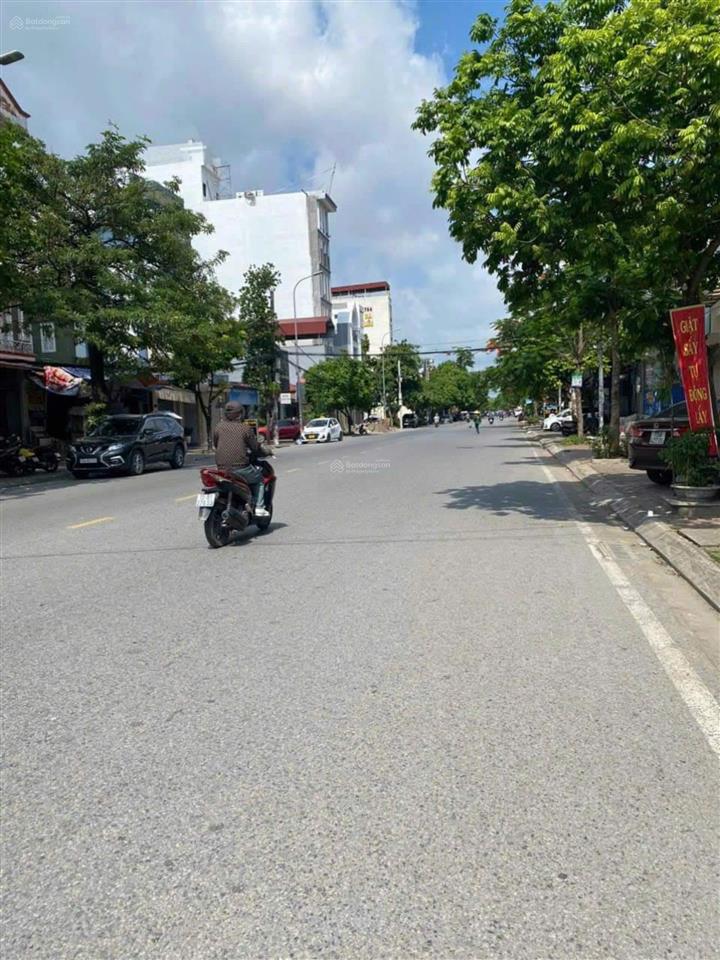Bán đất kèm biệt thự mặt đường mạc quyết gần cầu rào 1, dt bìa 806m2 + 800m2 lưu không, ngang 25m