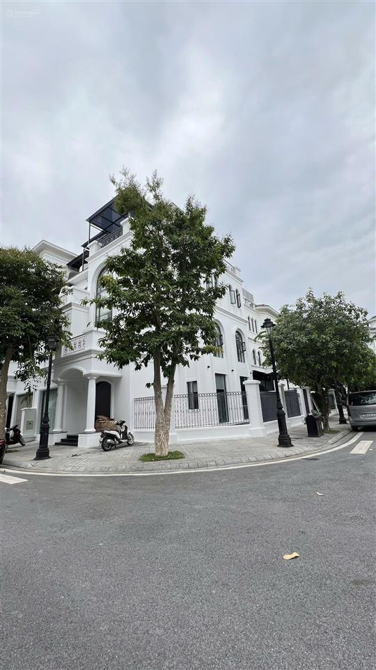Cho thuê biệt thự lô góc khu ngọc trai 1 vinhomes marina, dt 200m2, nhà 3 tầng 4 ngủ full nội thất