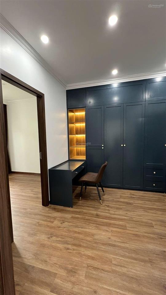 Cho thuê biệt thự lô góc khu ngọc trai 1 vinhomes marina, dt 200m2, nhà 3 tầng 4 ngủ full nội thất