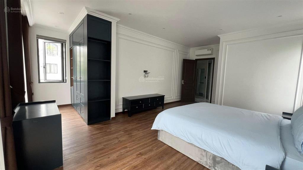 Cho thuê biệt thự lô góc khu ngọc trai 1 vinhomes marina, dt 200m2, nhà 3 tầng 4 ngủ full nội thất
