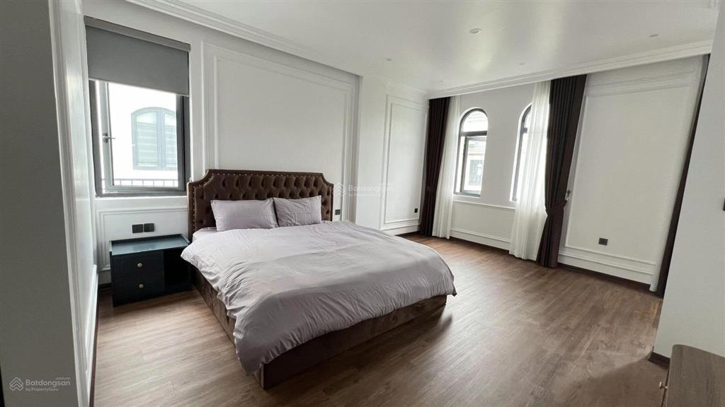 Cho thuê biệt thự lô góc khu ngọc trai 1 vinhomes marina, dt 200m2, nhà 3 tầng 4 ngủ full nội thất