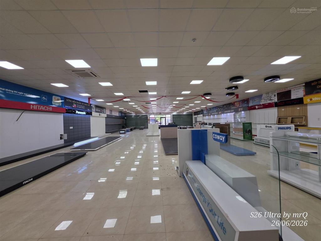 Cho thuê nhà mặt đường 359 phố mới, thuỷ nguyên, mặt tiền 18m, dtsd 700m2 thông sàn đẹp có điều hoà