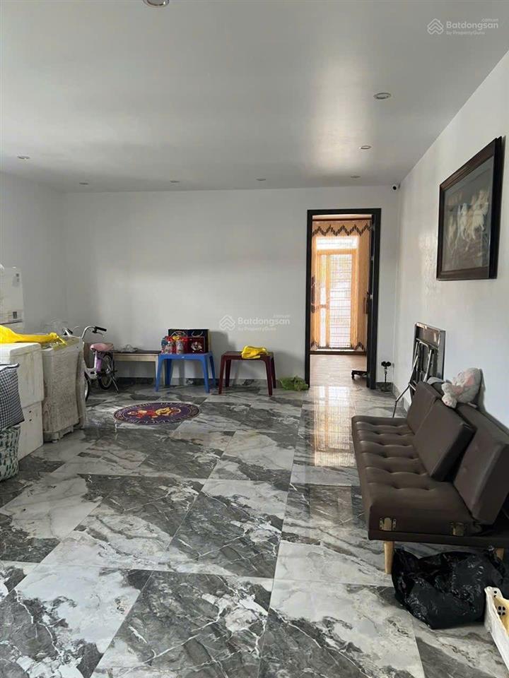 Bán nhà mặt đường dư hàng gần chợ cột đèn, dt 130m2, ngang 5m, nhà 4 tầng đẹp đang cho thuê