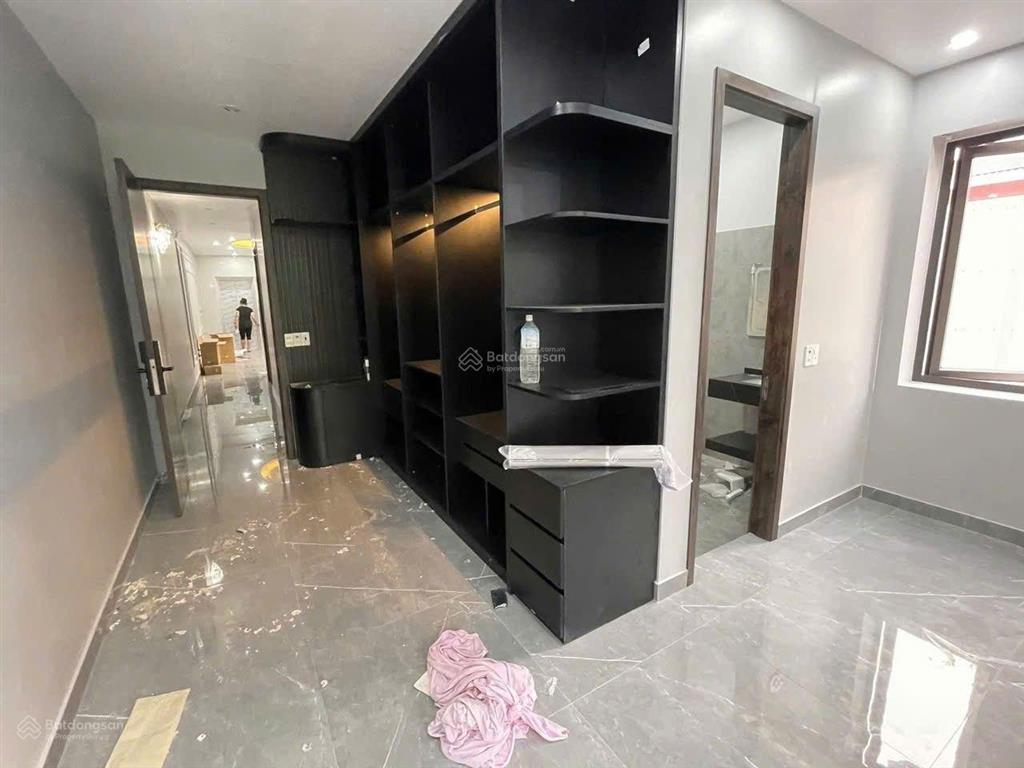 Bán nhà mặt đường dư hàng gần chợ cột đèn, dt 130m2, ngang 5m, nhà 4 tầng đẹp đang cho thuê