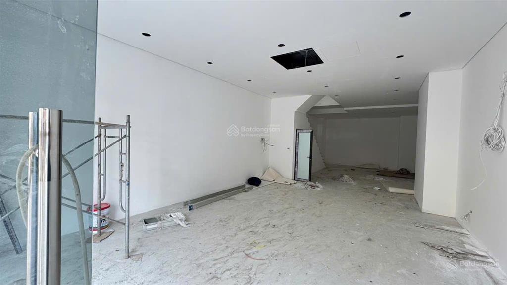 Bán shophouse mặt đường lương khánh thiện, ngang gần 6m, dt 80mx3 tầng thông sàn, có pccc, điều hòa